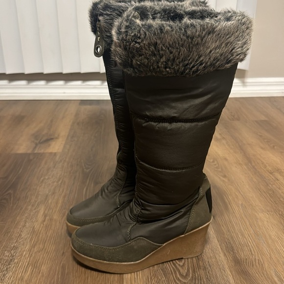 JUICY COUTURE Faux Fur Lined Knee High Platform Wedge boots Full Zip Green SZ 8 - Picture 5 of 13